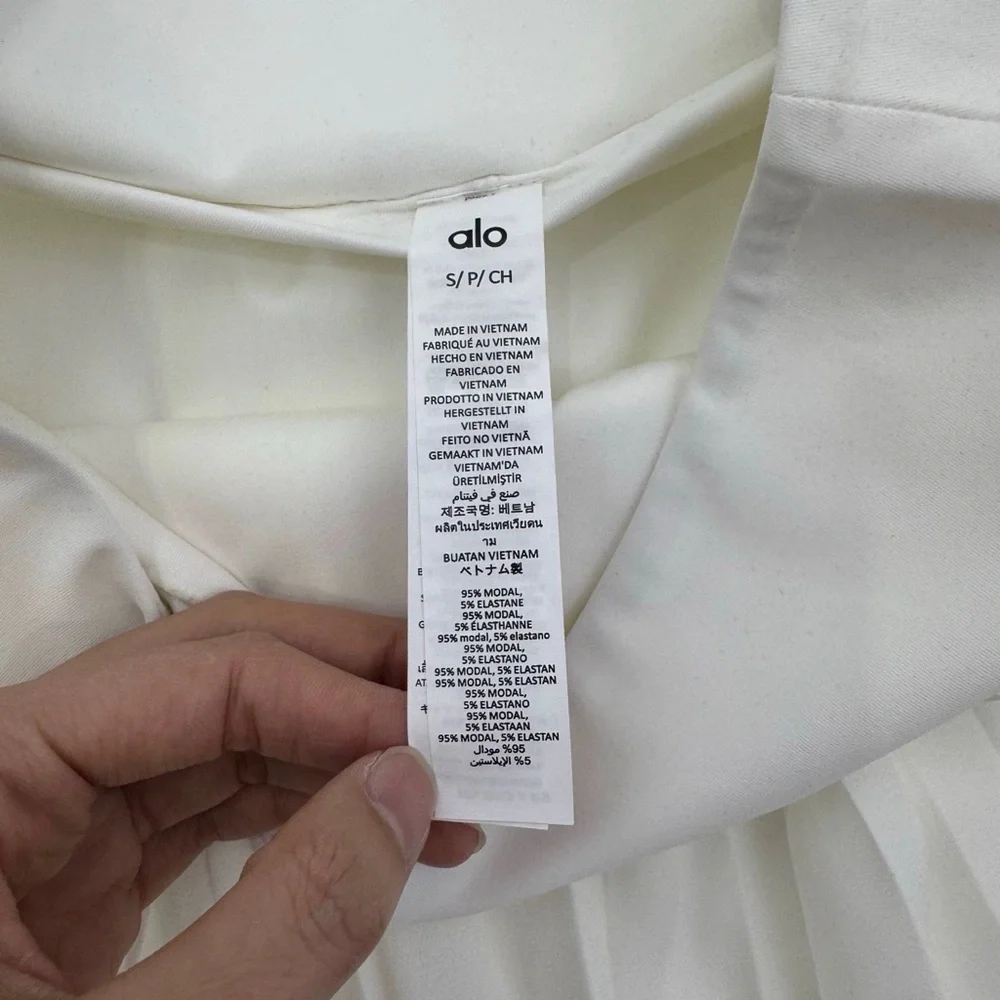 ALO Yoga Women's Asymmetrical Pleated Skirt in White